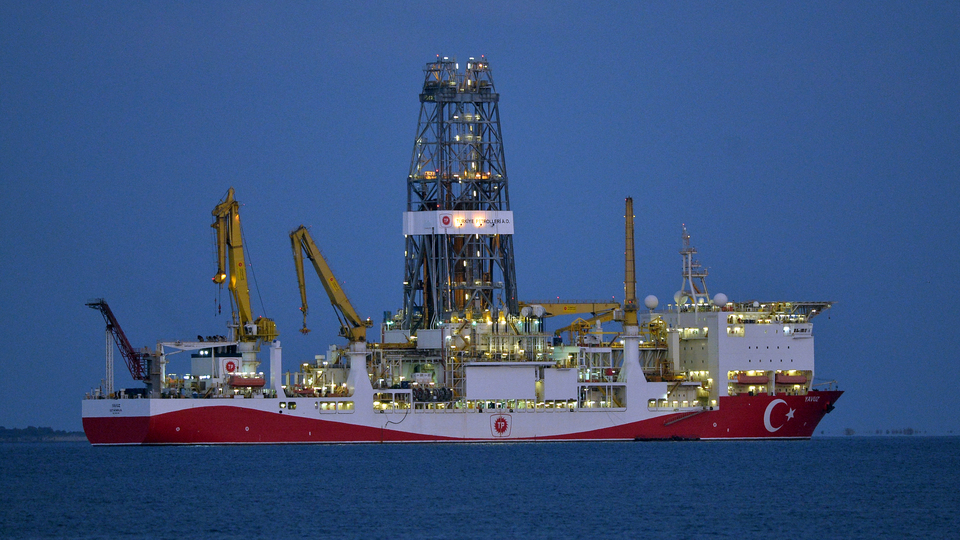 Yavuz sondaj gemisi Güzelyurt-1 kuyusuna doğru ilerliyor