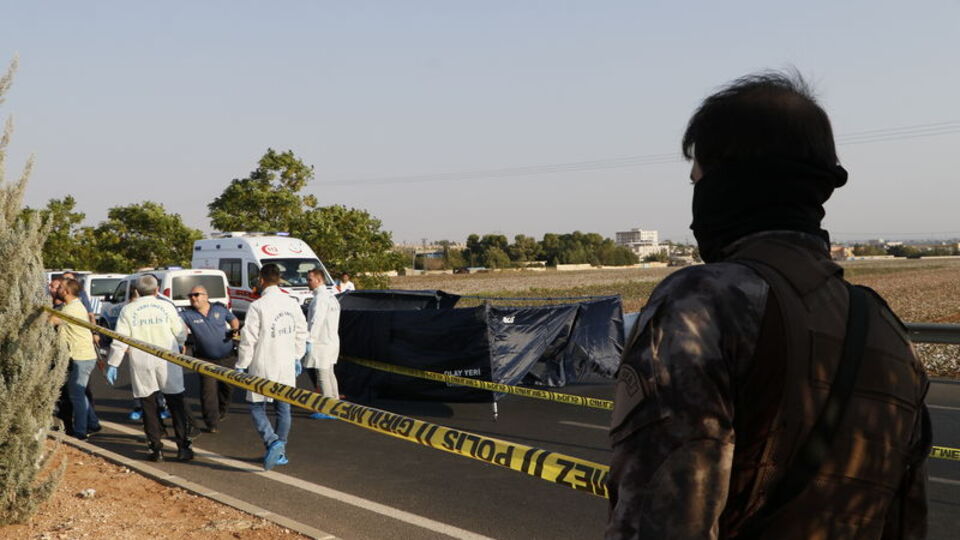 Otomobile silahlı saldırı: 3 ölü