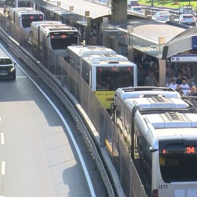 Metrobüsten yıllık 165 milyon dolar gelir elde ediliyor