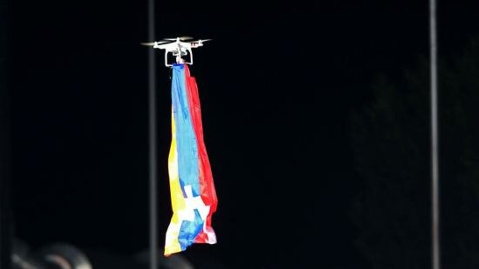 Karabağ maçında Ermenistan bayrağı!
