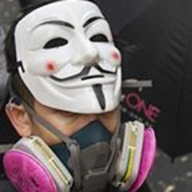 Hong Kong'da göstericilere maske takma yasağı