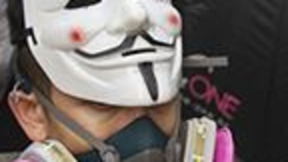 Hong Kong'da göstericilere maske takma yasağı