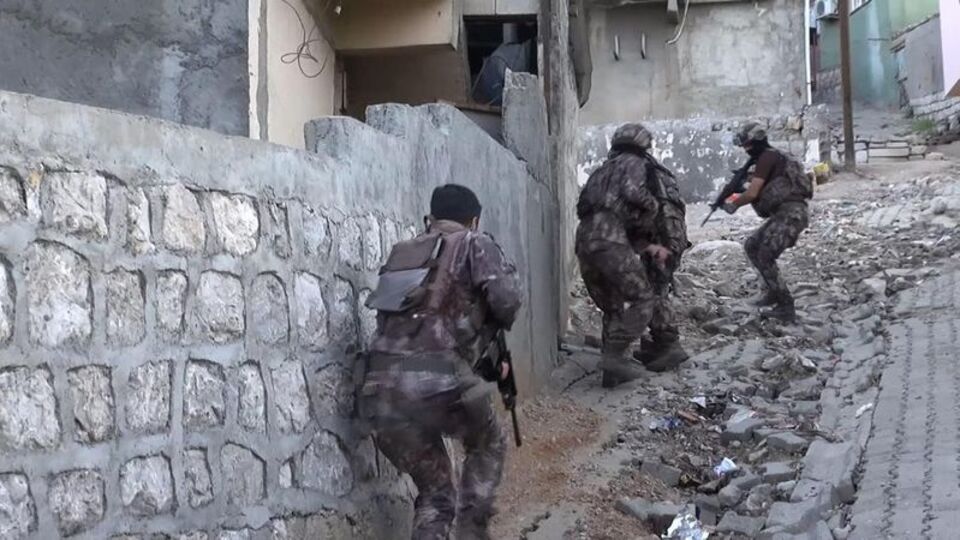 Şırnak'ta şafak operasyonu: 14 gözaltı