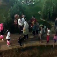 Küçük çocuğa vicdanları sızlatan tokat!