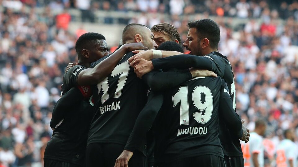 Beşiktaş taraftarıyla barıştı!