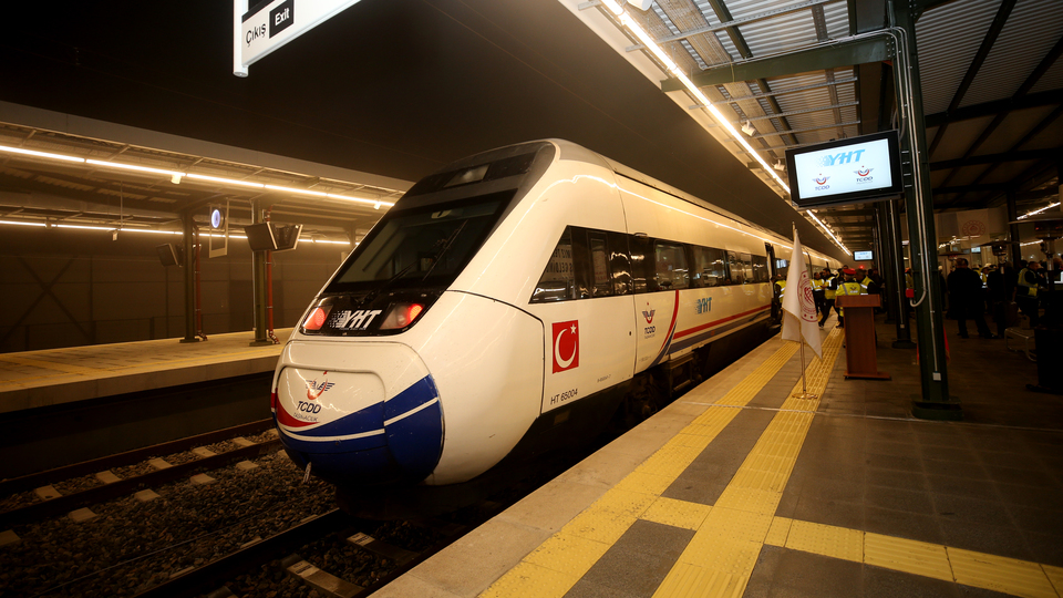 Tren biletleri ve posta ücretlerine zam