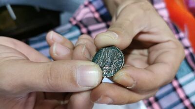 Yolda yürürken buldu!