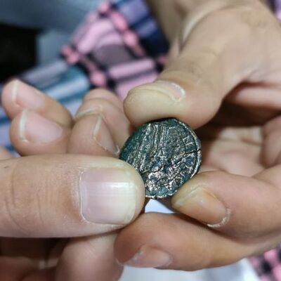 Yolda yürürken buldu!