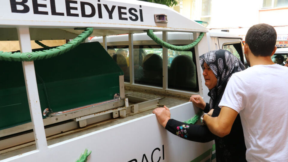 Cenazesini görünce böyle haykırdı: 'Saçların uzun ısıtır seni'