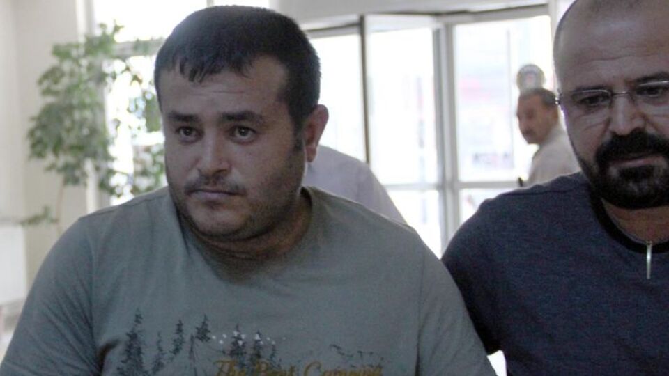 Bıçakladı ölmesini bekledi! Yardıma gelenleri de durdurdu