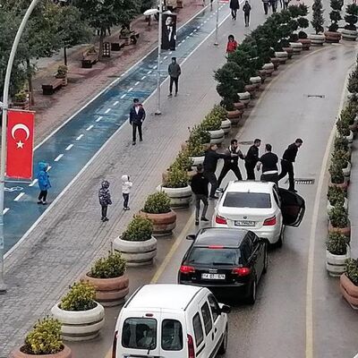 Şehir eşkıyaları çocuklarına da acımadı!