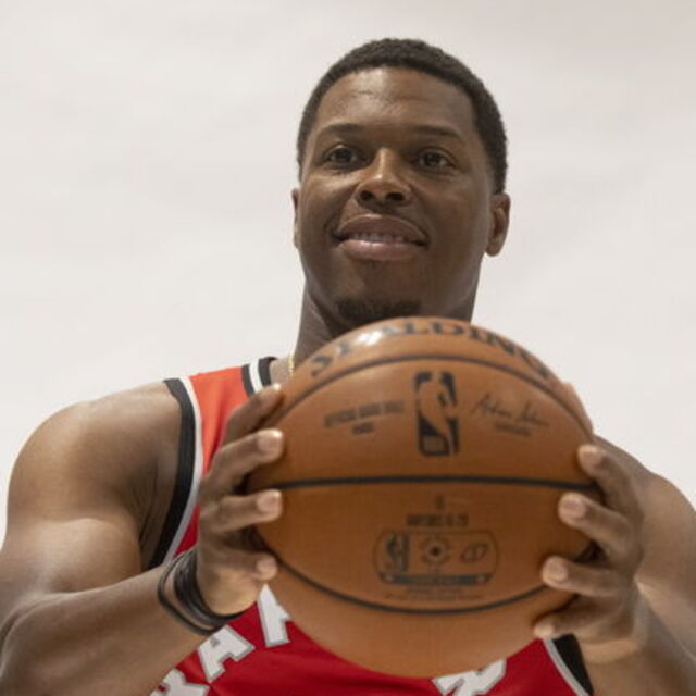 Lowry bir sene daha Toronto Raptors'ta