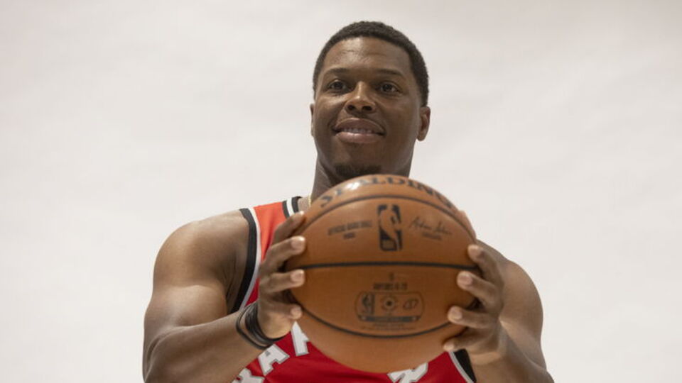 Lowry bir sene daha Toronto Raptors'ta