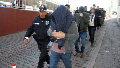 Ankara'da FETÖ'ye çifte operasyon!