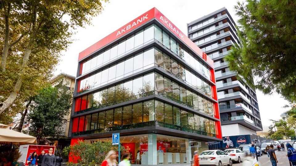 810 milyon dolarlık kredi aldı