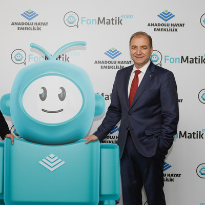 Asansörle para kazandıran robot