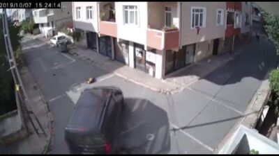 Köpeği ezdi, arkasına bile bakmadı!