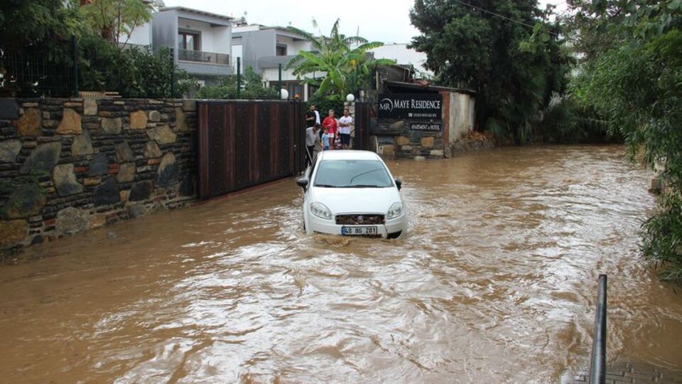 Bodrum'da yağmur kabusu! Hayat durma noktasına geldi