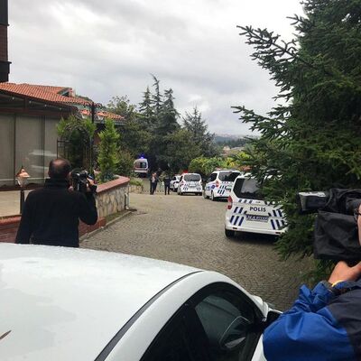 Ünlü doktorun oğlu lüks sitede vuruldu