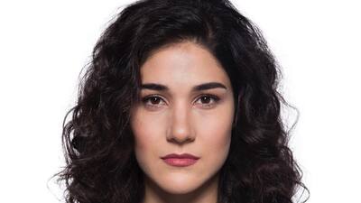 Duygu Üstünbaş (Avukat Esma Hopalı) kimdir?