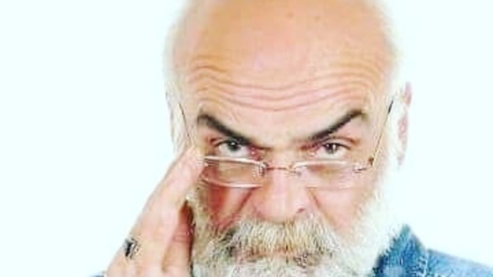 Hüseyin Özay kimdir?