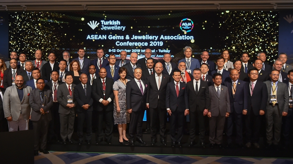 Dünya mücevher pazarının yöneticileri İstanbul'da buluştu