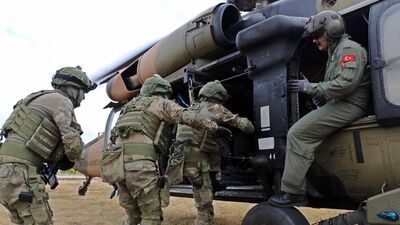 Ünlü isimlerden Barış Pınarı Harekatına destek