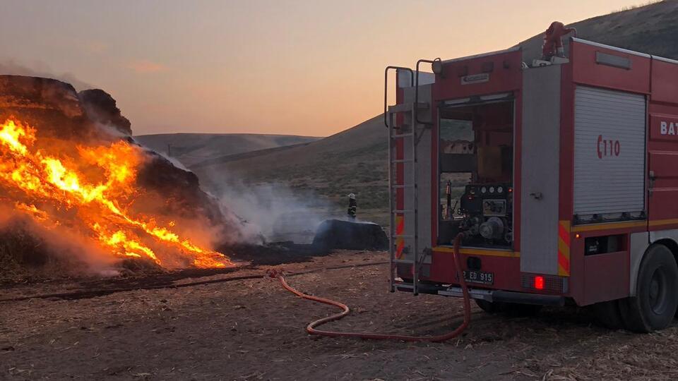 300 ton samanı yaktılar!