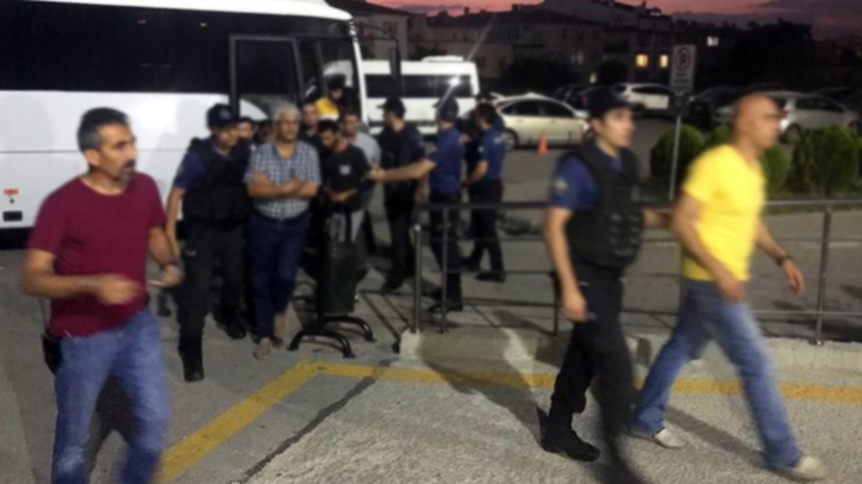 Ankara'da izinsiz gösteriye polis müdahalesi