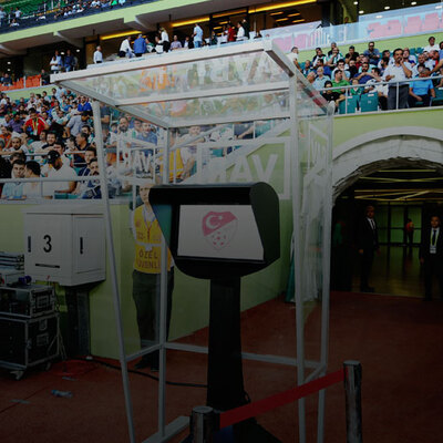 "Korkak hakemler işi kaosa çevirdi!"