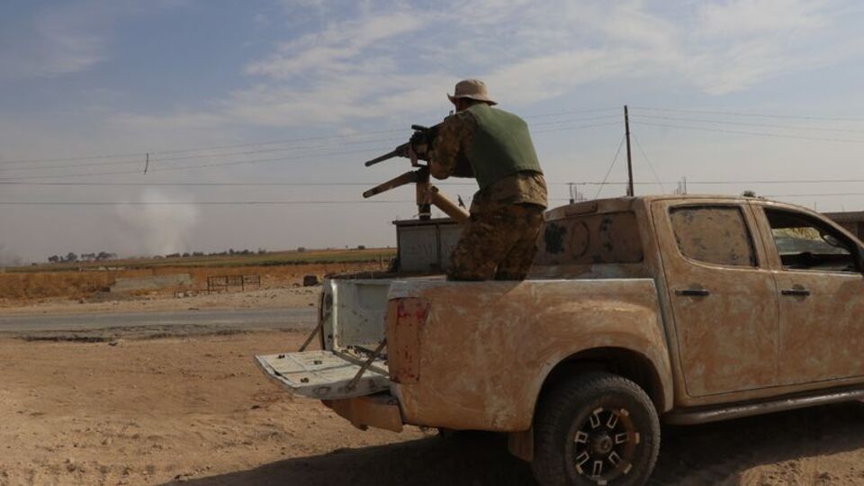 Terör örgütünün sözde bayrakları indirildi