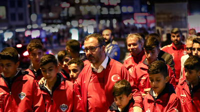 Kasapoğlu maça Şırnak UYAFA Takımı'yla yürüyerek gitti
