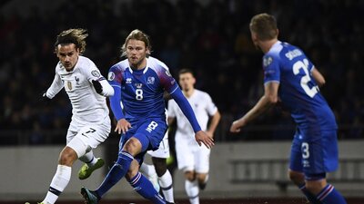 Fransa, İzlanda'yı devirdi