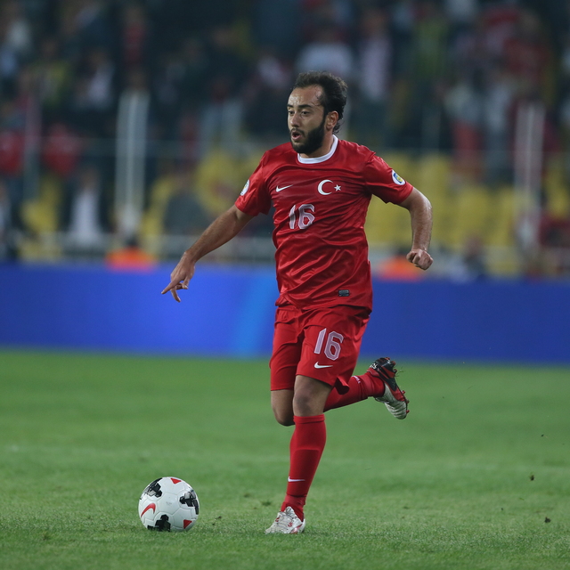 Olcan Adın futbolu bıraktı