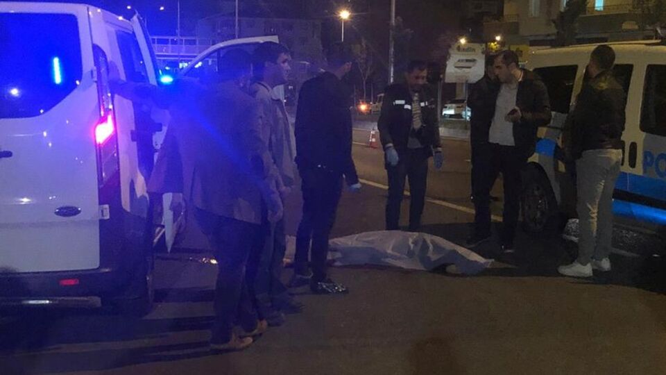 Otomobilin çarptığı genç kız, yaşamını yitirdi