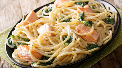 Tadına doyamayacağınız somonlu makarna tarifleri