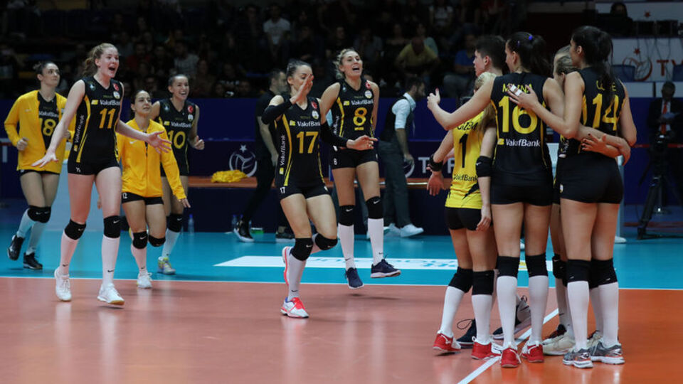 VakıfBank, PTT'ye set vermedi