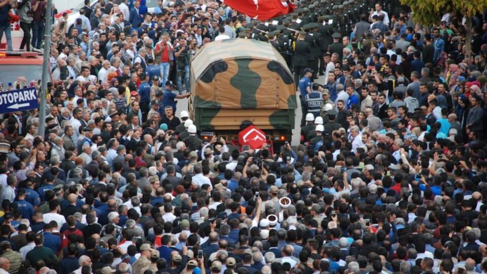 Şehit Onbaşı'ya binler veda etti