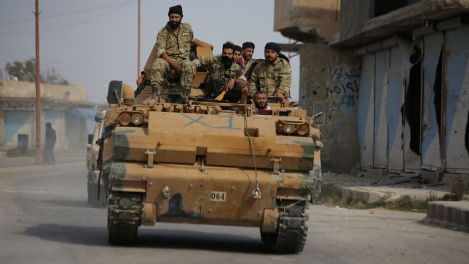 Rejim ordusu Kobani'ye girdi