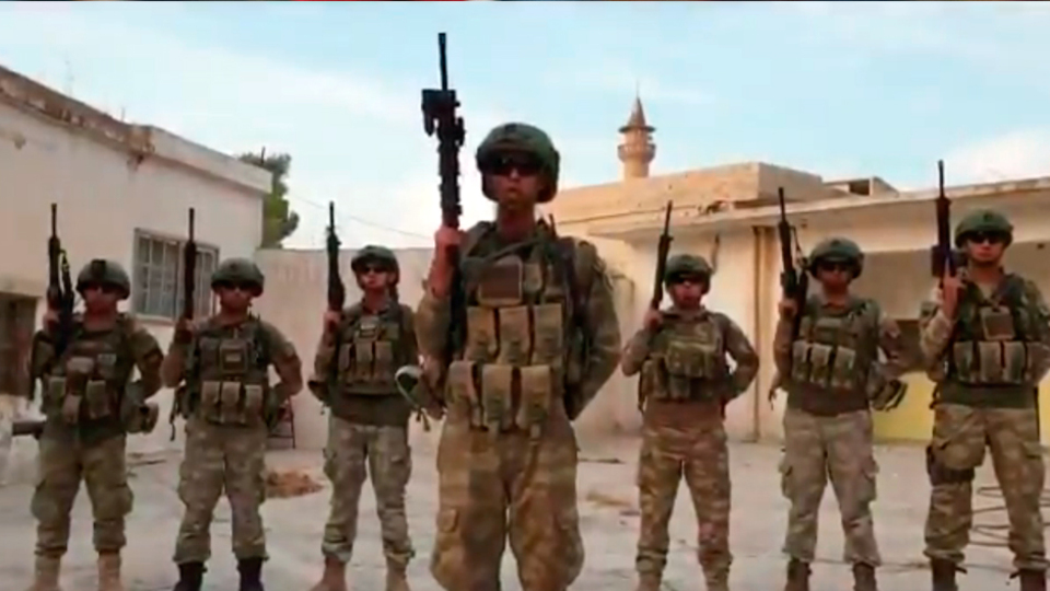 Komandodan millilere selam!