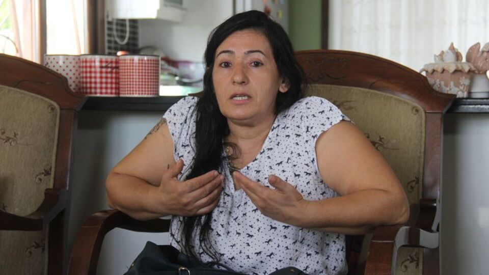 Erkeklik gururu kazandı! İşkenceci kocaya fırlattığı çanta başını yaktı