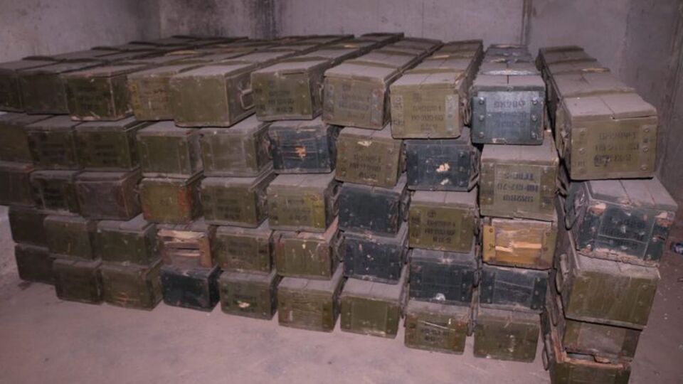 En büyük silah deposu ele geçirildi