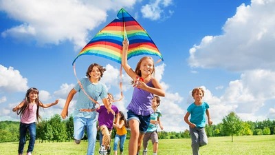 Evde pratik kolay uçurtma nasıl yapılır?