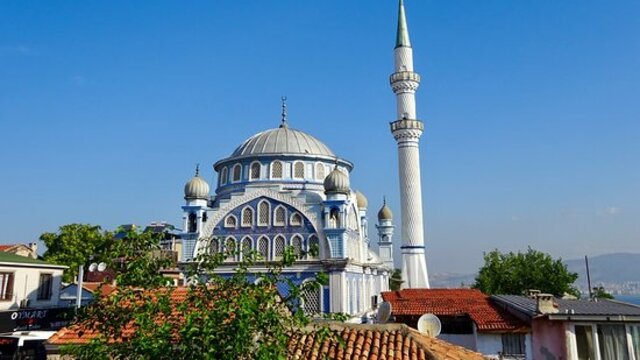 18 Ekim İzmir Cuma namazı saat kaçta?