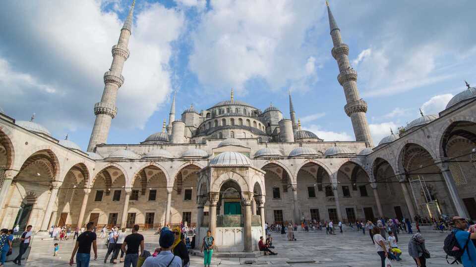 18 Ekim İstanbul Cuma saati kaçta?