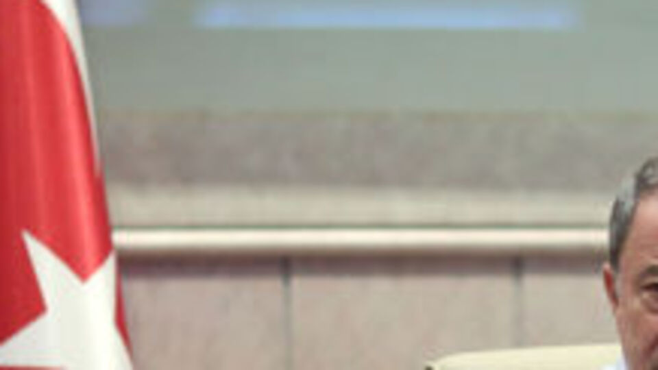 Bakan Akar Amerikalı mevkidaşı ile görüştü