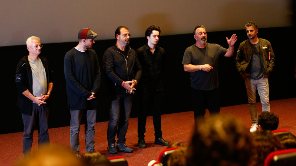 Cem Yılmaz sevenleriyle buluştu