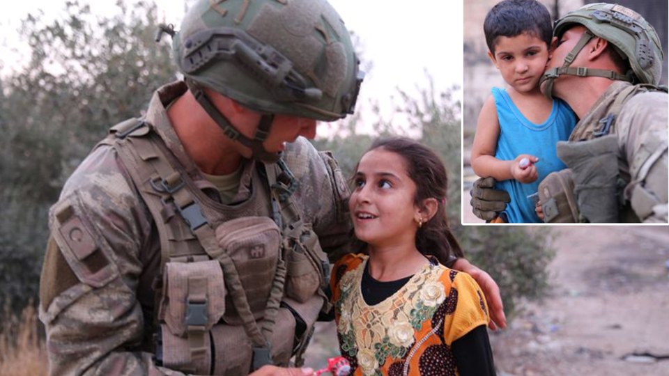 Mehmetçik çocukları sevindirdi yaşlıları kucakladı!