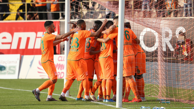 Lider Alanya 5 attı!