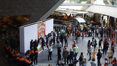 Eczacıbaşı voleybolseverlerle buluştu